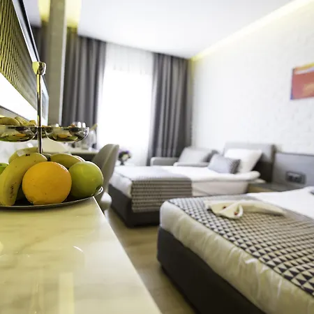 Laren Family & - Boutique Class Hotel
