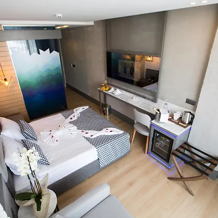 Laren Family & - Boutique Class 5*