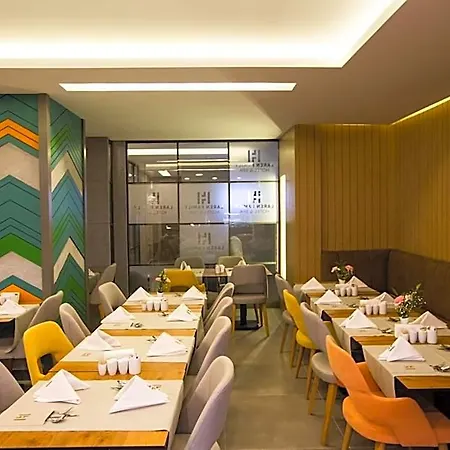 Laren Family & - Boutique Class Hotel