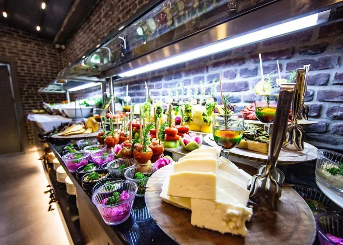 Laren Family & - Boutique Class Hotel