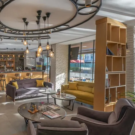 Laren Family & - Boutique Class Hotel