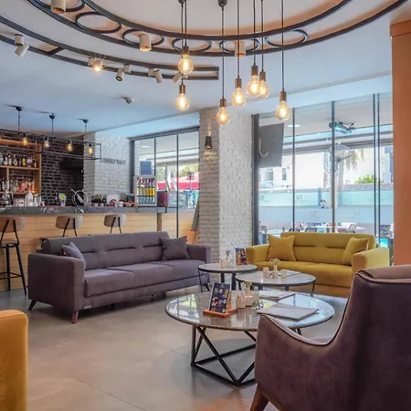 Laren Family & - Boutique Class Hotel